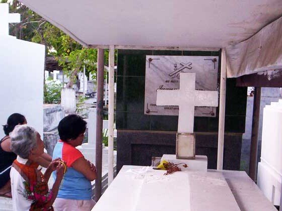 Padasal sa sementeryo