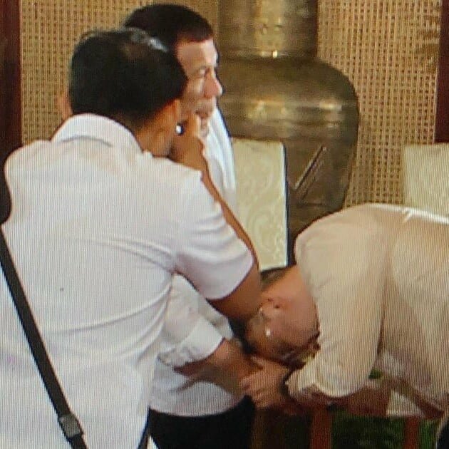 Alan Cayetano nagmano kay Tatay Digong