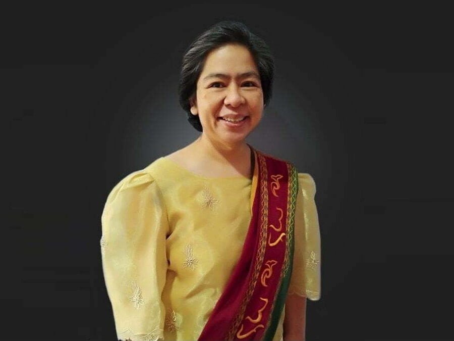 Dr. Natividad Castro