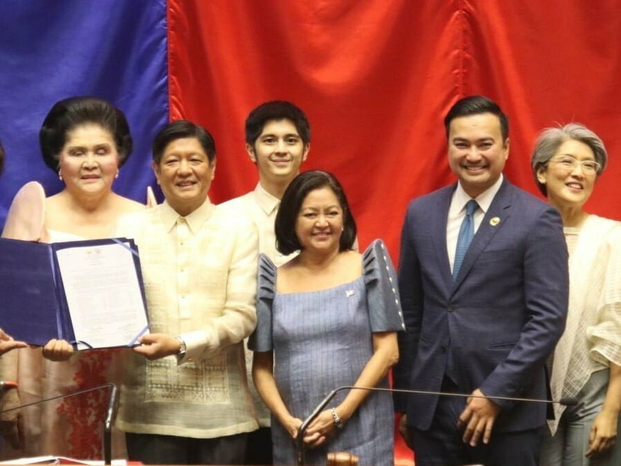Imelda Marcos at Ferdinand Marcos Jr.'s proclamation