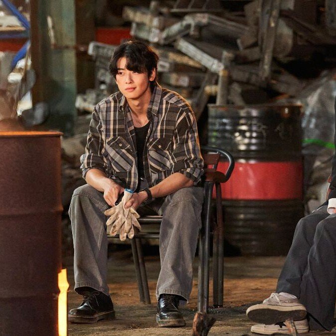 Kim Nam-joo and Cha Eun-woo on